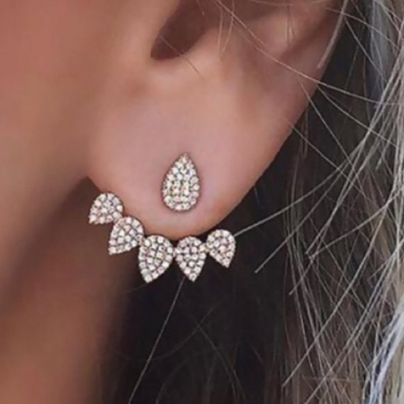 Jewelry - •2-Piece Teardrop Sparkler•